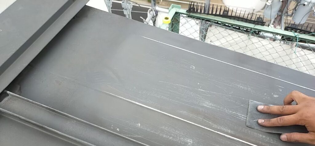 トタン屋根は錆びる前に塗装しましょう！塗装が必要なサインと塗装工程について