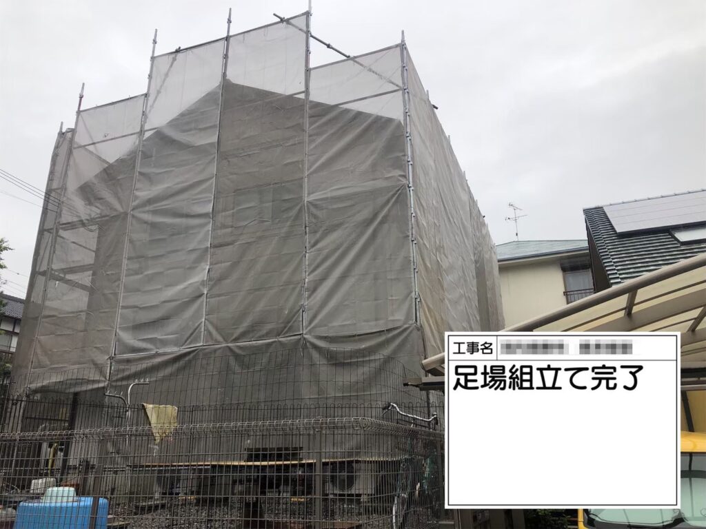 大阪府河内長野市　M様邸　屋根・外壁塗装工事　足場の組み立て設置