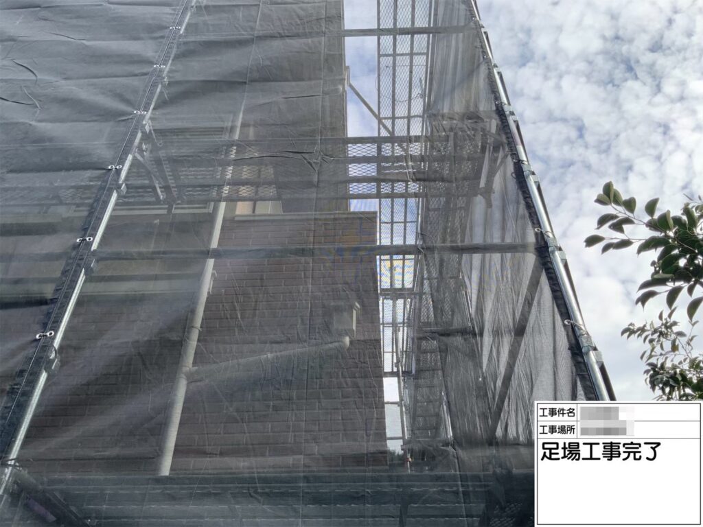 大阪府河内長野市　T様邸　屋根・外壁塗装工事　足場の組み立て設置