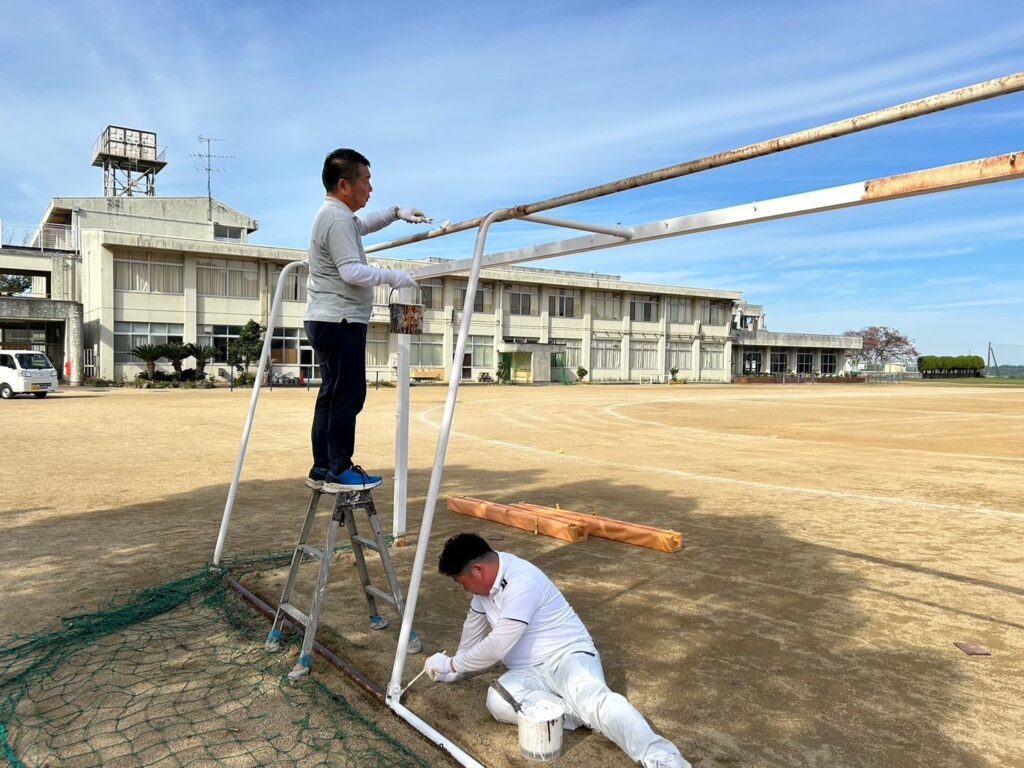 大阪府河内長野市　石仏小学校で塗装ボランティア活動をしてきました！