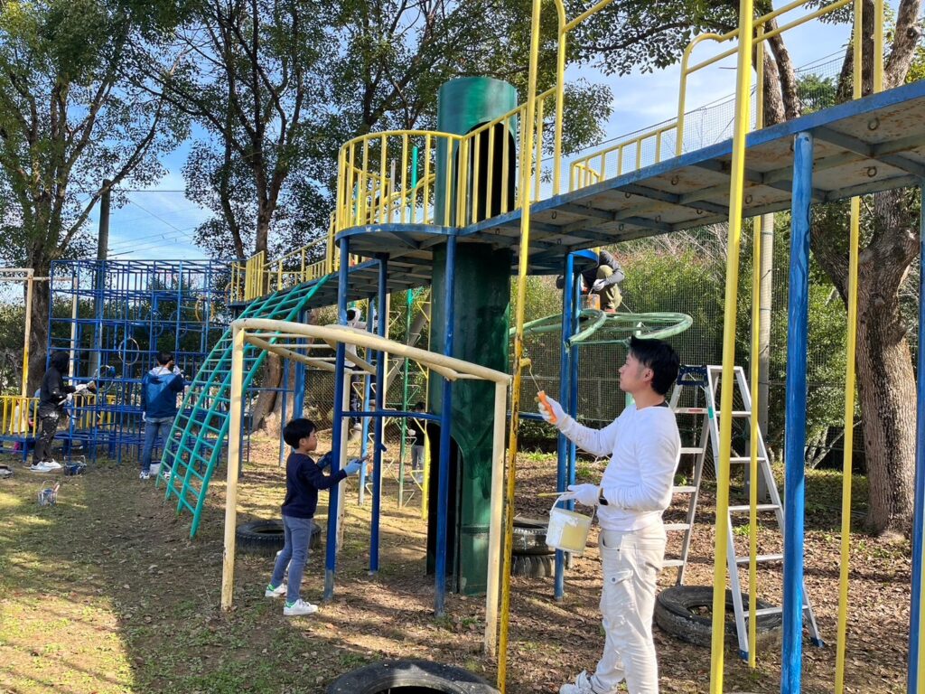 大阪府河内長野市　石仏小学校で塗装ボランティア活動をしてきました！