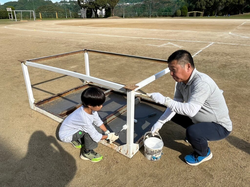 大阪府河内長野市　石仏小学校で塗装ボランティア活動をしてきました！