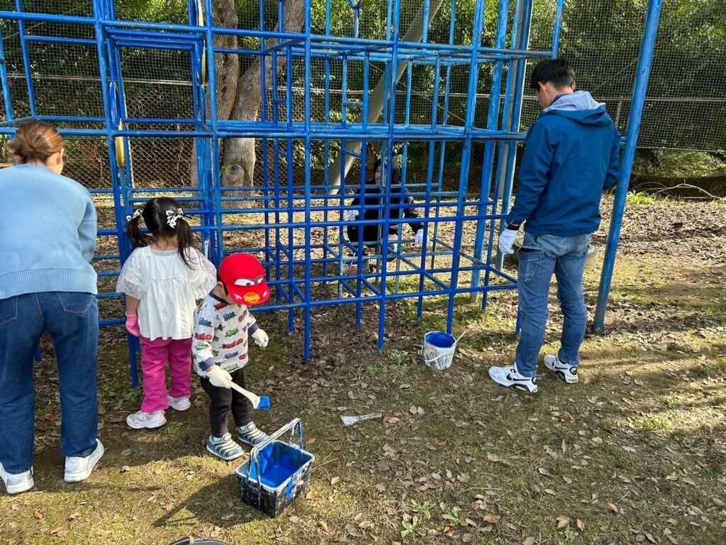 大阪府河内長野市　石仏小学校で塗装ボランティア活動をしてきました！