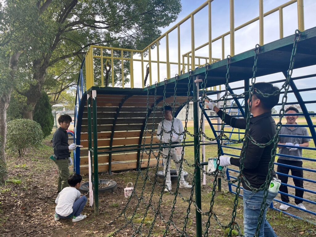 大阪府河内長野市　石仏小学校で塗装ボランティア活動をしてきました！