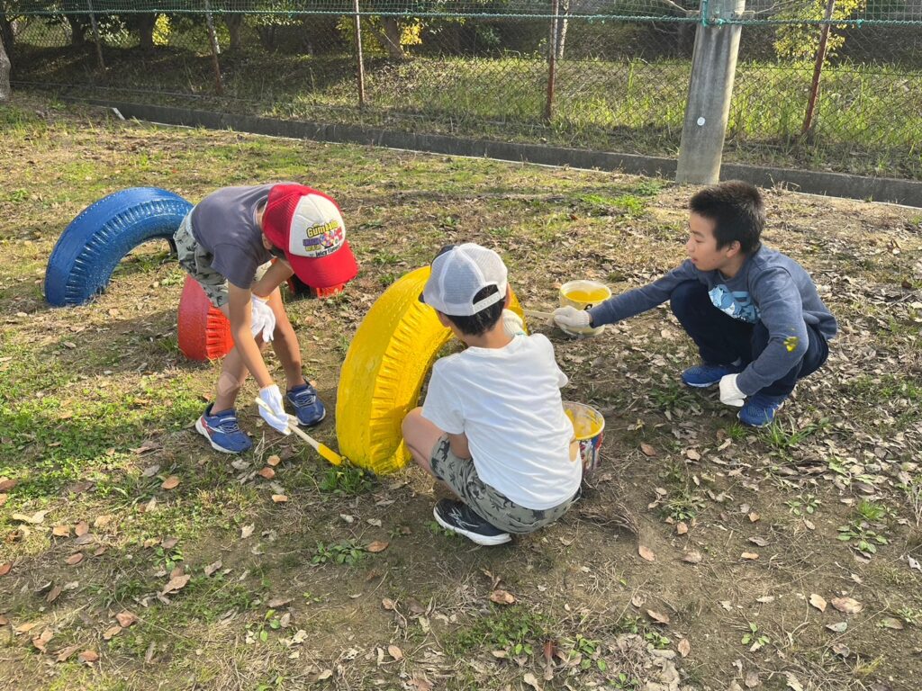 大阪府河内長野市　石仏小学校で塗装ボランティア活動をしてきました！