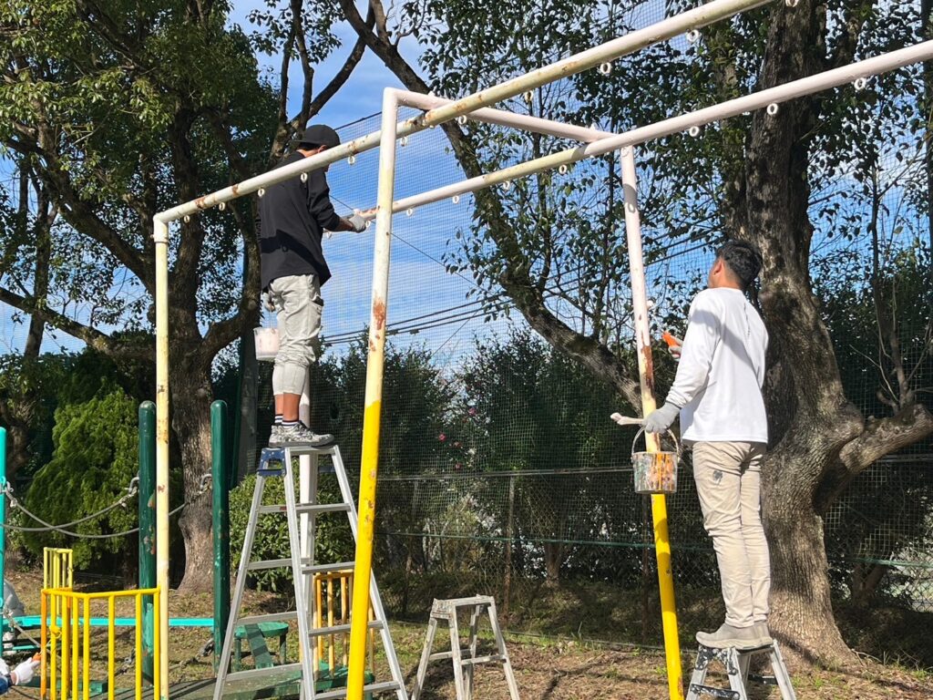 大阪府河内長野市　石仏小学校で塗装ボランティア活動をしてきました！