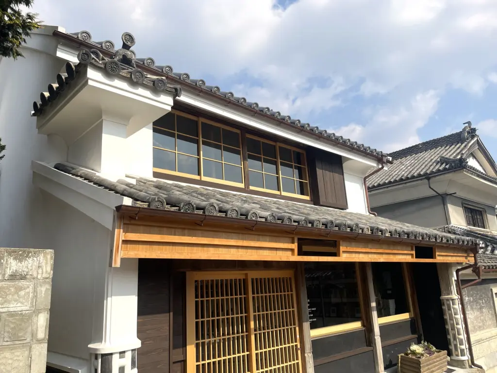 日本瓦の江戸文化の大屋根 日本瓦とは何か？製法や生産地、葺き方を紹介 - ヒトツチ