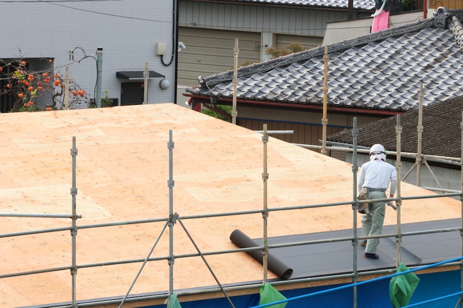 屋根葺き替え工事のメリット・デメリットについて解説