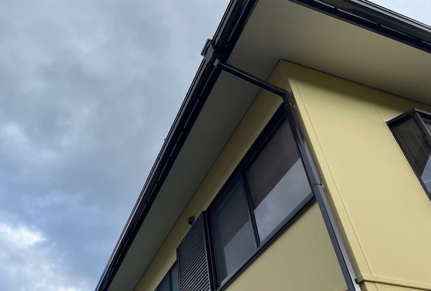 建物に欠かせない排水設備 雨樋の役割を解説します!