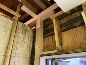 コーキングのメンテナンスを怠るとどうなる？雨漏りやそこから派生する二次被害について解説