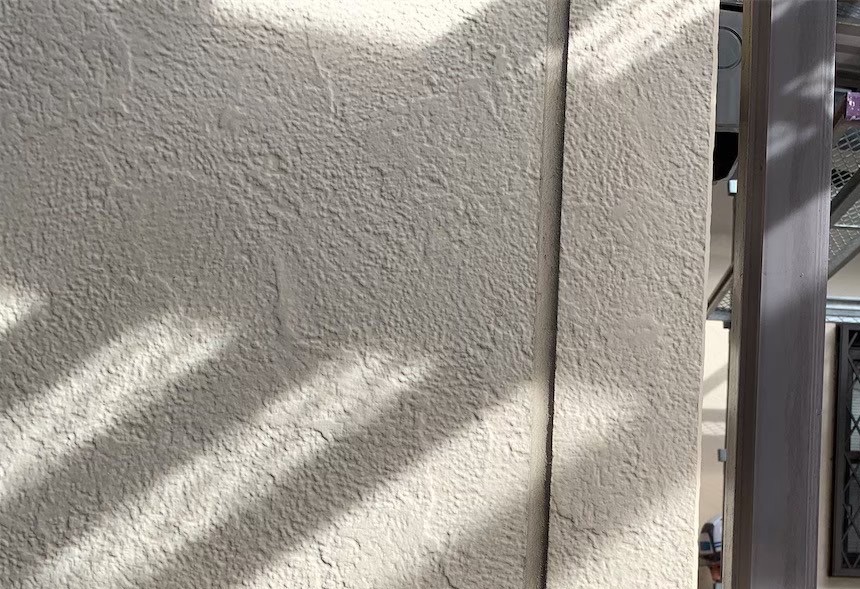 コーキングのメンテナンスを怠るとどうなる？雨漏りやそこから派生する二次被害について解説