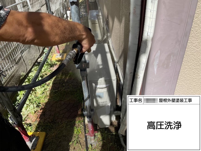 大阪府河内長野市美加の台｜通路と玄関アプローチ、階段の洗浄作業